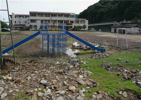 牛深東小付近の被害（縮小475×337）
