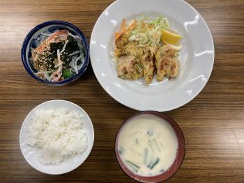 メニュー組合せレシピ（鶏肉の和風ピカタ、ブロッコリーと大根のごま酢和え、豆乳味噌汁）