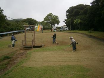 うしぶか公園の草刈り作業