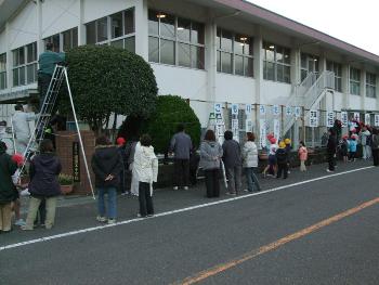 イルミネーション装飾　作業中　２