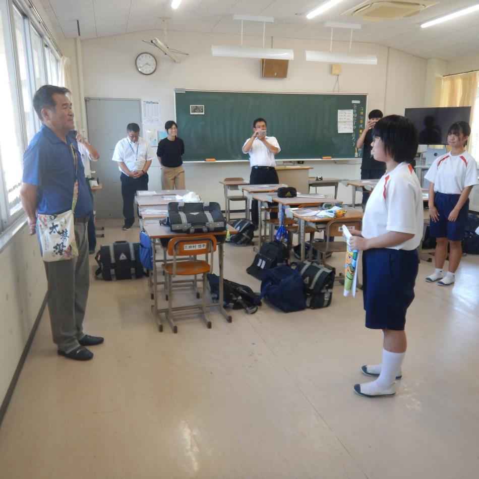20260930タオル贈呈中学校 (23)