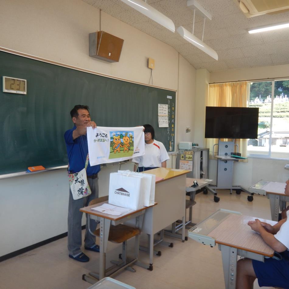 20260930タオル贈呈中学校 (4)