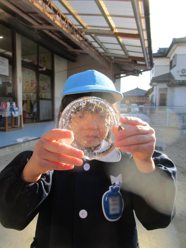 氷づくりにチャレンジ！（すみれ）
