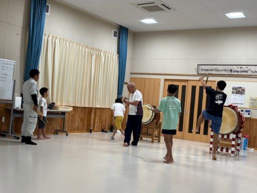 しゅんま飛ぶ