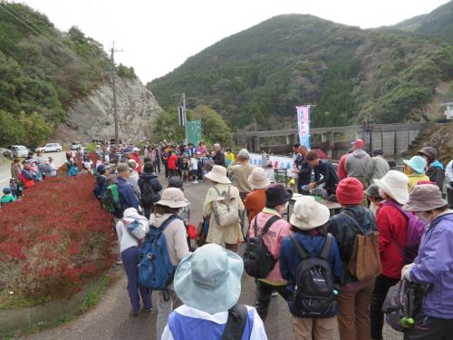 道目木湖畔の集い　開会