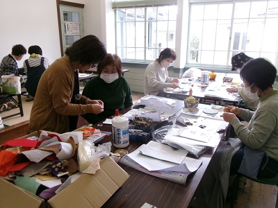 少しづつ作品が出来上がっていく