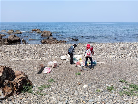 白岩崎での清掃（縮小475×356）