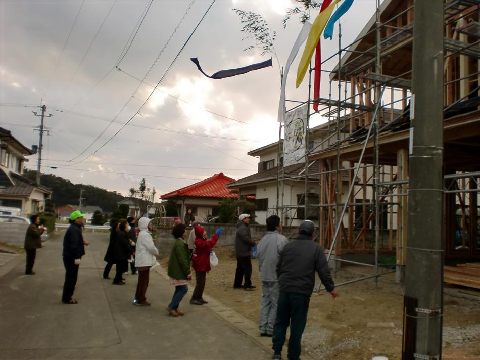 時田邸上棟式餅投げ①.JPG