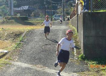 福小マラソン大会　中学年道中