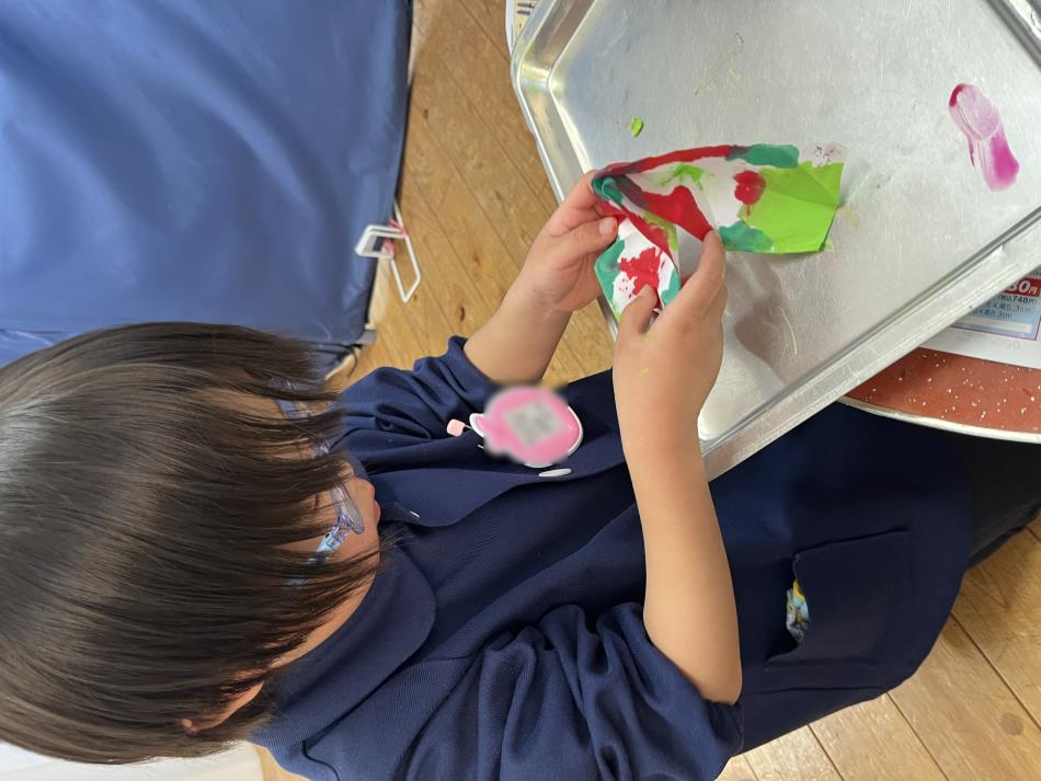 染め紙（R８　４歳児１月）