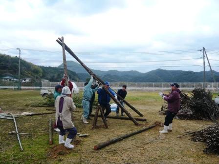 やぐら支柱建て込み