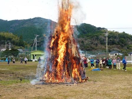 燃え上がる炎②