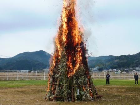 燃え上がる炎①