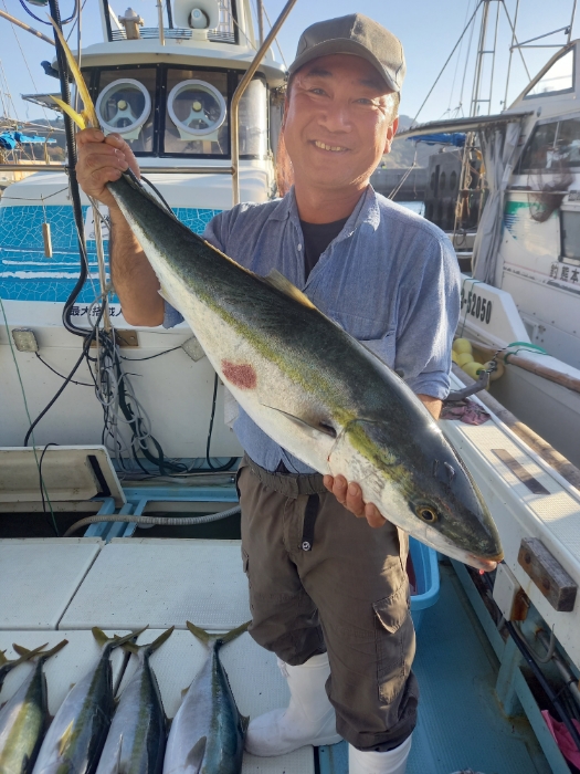 21 12 23 落とし込み釣り 釣果情報 釣り船 海進丸