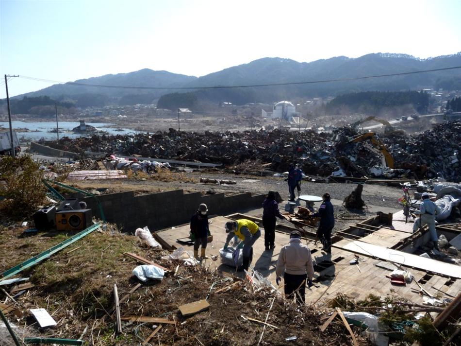 ②民宿の片づけ作業風景