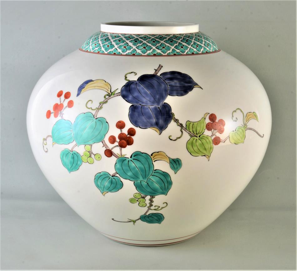 濁手菝葜文花瓶（にごしでばっかもんかびん）