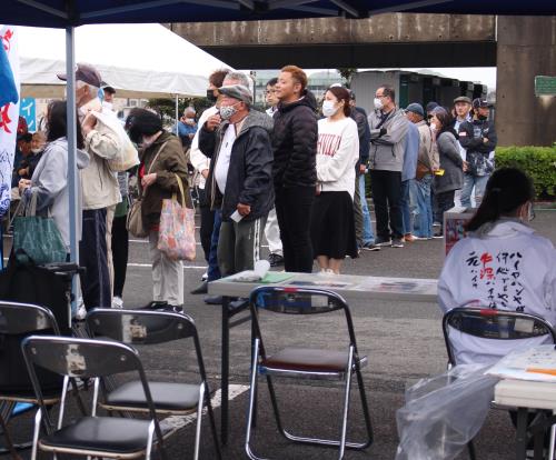 牛深高校ラーメン行列