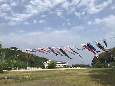 風の鯉のぼり