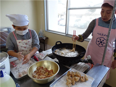 子ども料理教室・鬼火焼き準備