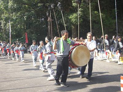 太鼓踊りも無事奉納