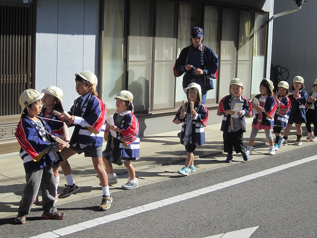 防火パレード中