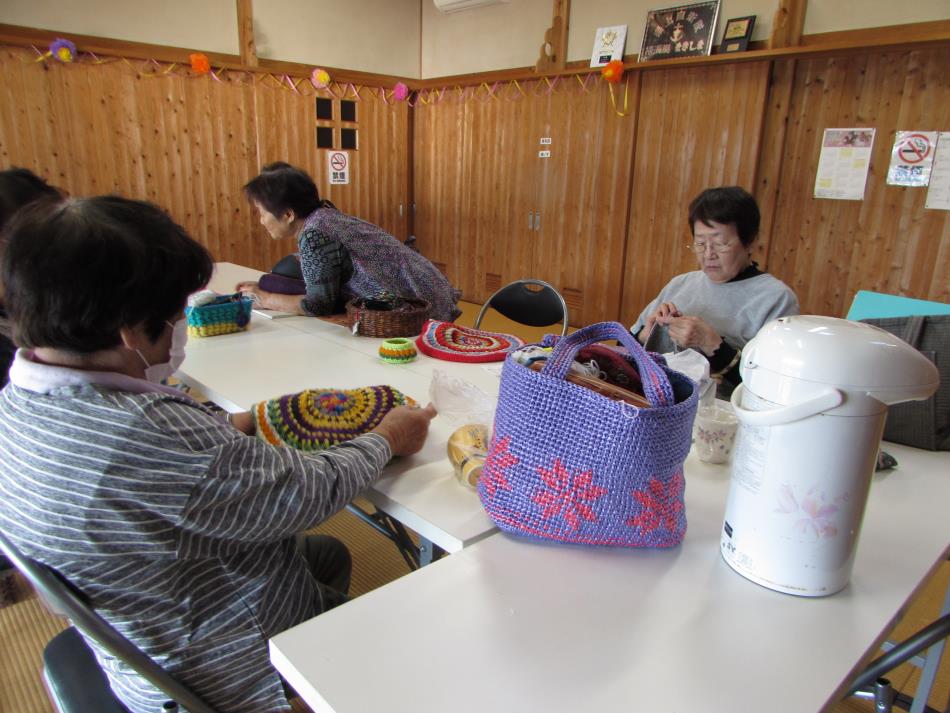 編み物クラブ