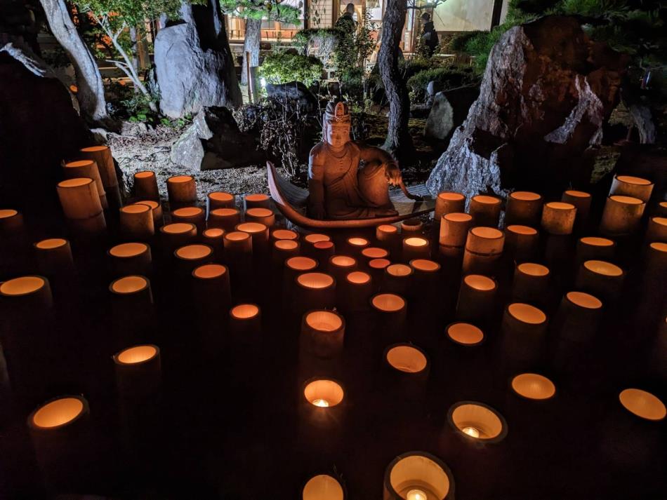 　　祈りの灯り　　植村正志