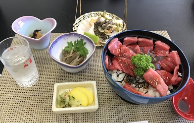 マグロ丼