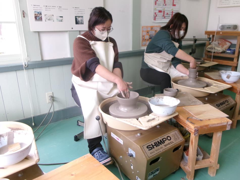 仲良く「ろくろ」体験！