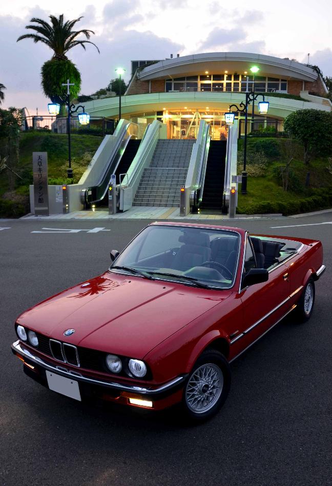 キリシタン館前のBMW