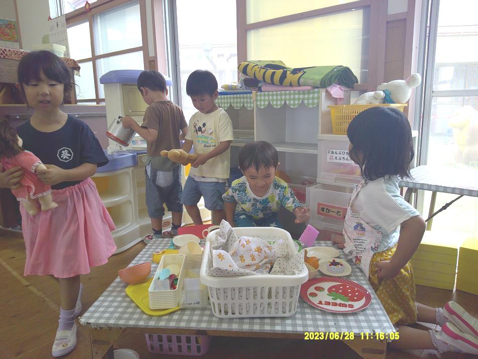ばら組のままごと、なつかしいね（ゆり）