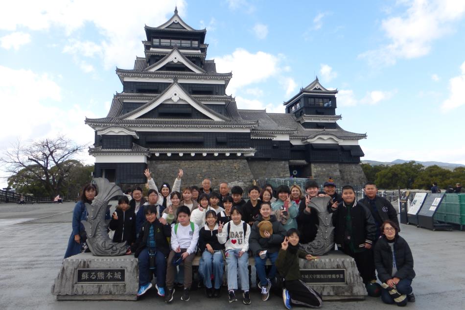 河浦小６年生が校外学習で「熊本城」へ！