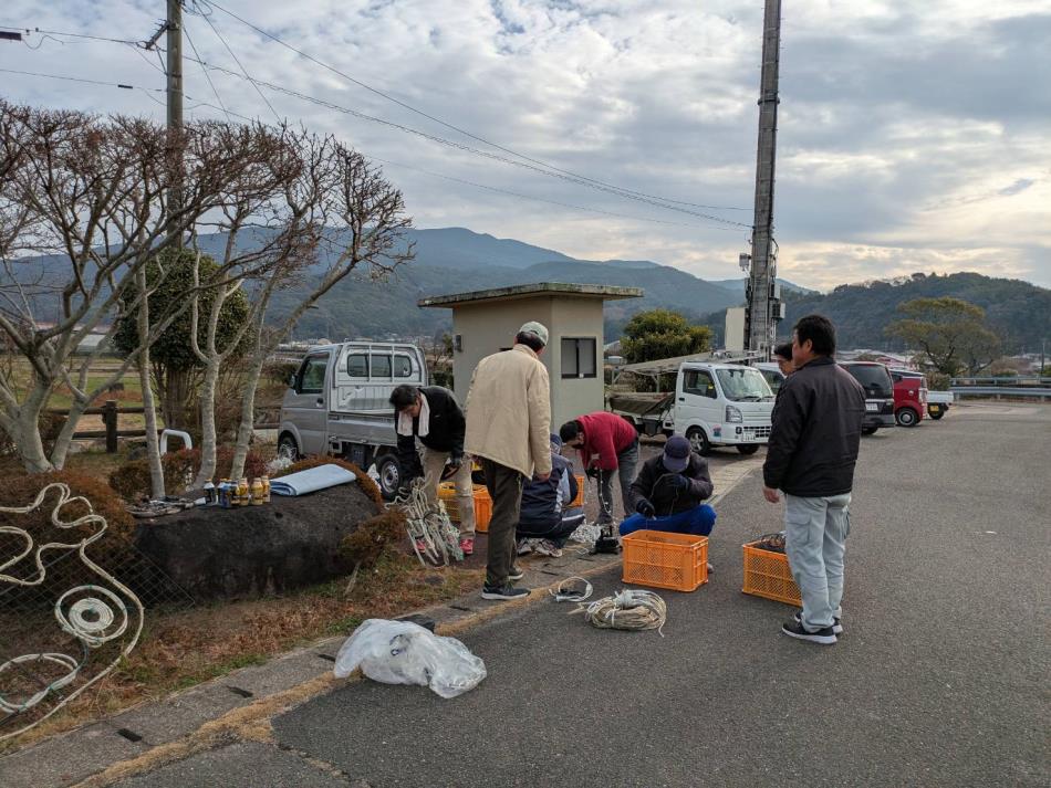 2025イルミネーション撤去作業をしました