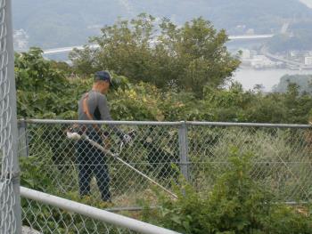 遠見山山頂の草刈り作業