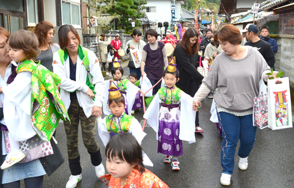 H24祭り 稚児行列