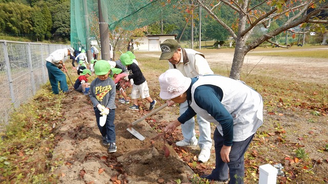 20231024芋ほり交流 (14)