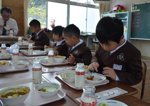 給食