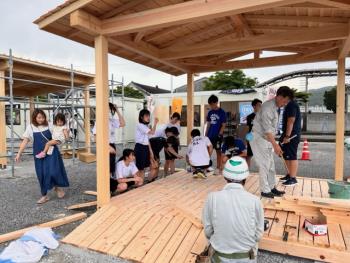 天草ヒノキの東屋1
