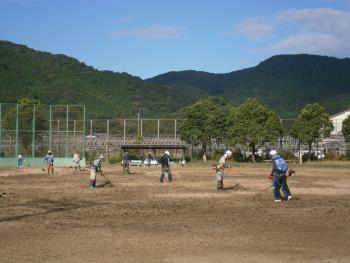 河浦町運動公園の草刈り作業