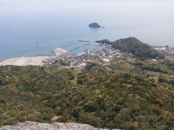 観海アルプス散歩つわ岳眼下