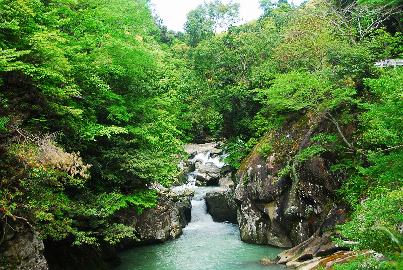 宮地岳鬼の岩屋
