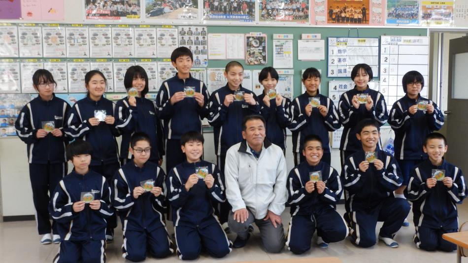 20260119キーホルダー贈呈式 (24)