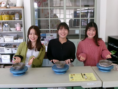 仲良く手び練り体験！