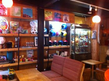 フラットトラック店内1