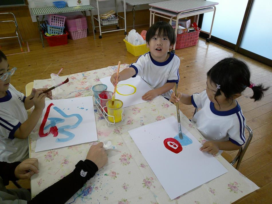 絵の具でかいてみよう（（ゆり）