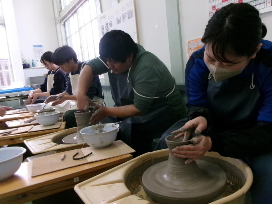陶芸「ろくろ」体験！と「かぶと」窯入れ！