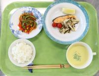 メニュー組合せレシピ（鮭ときのこのガーリック焼き、夏野菜のきんぴら、冷やしかぼちゃのポタージュスープ）