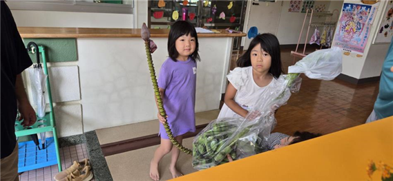 バナナをお届け