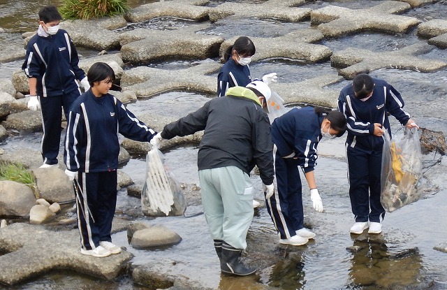 河内川河川清掃秋