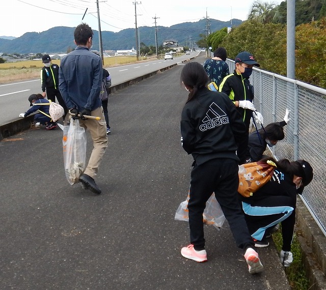 河内川河川清掃秋